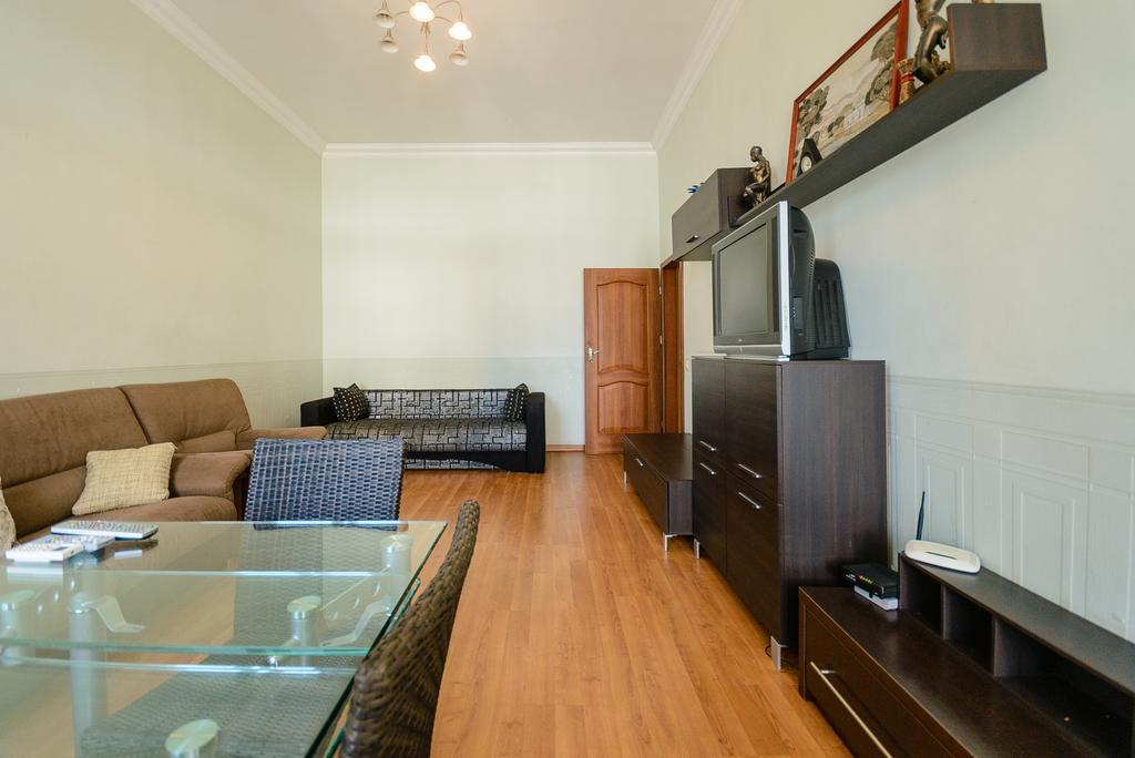 Простора 3 Кімнатна Біля Майдану Незалежності Apartment Kiev Luaran gambar